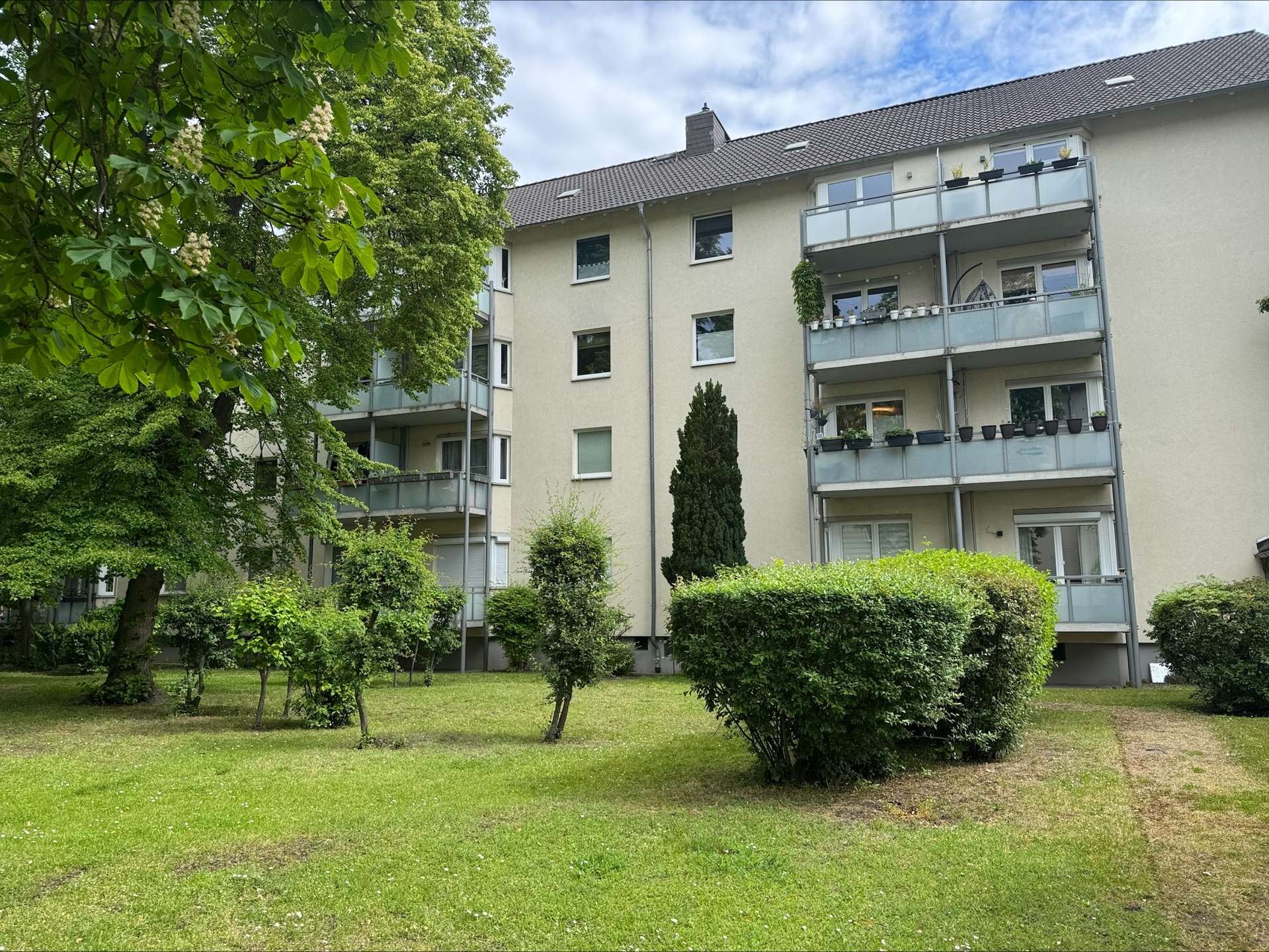 Hausrückansicht - Gartenseite