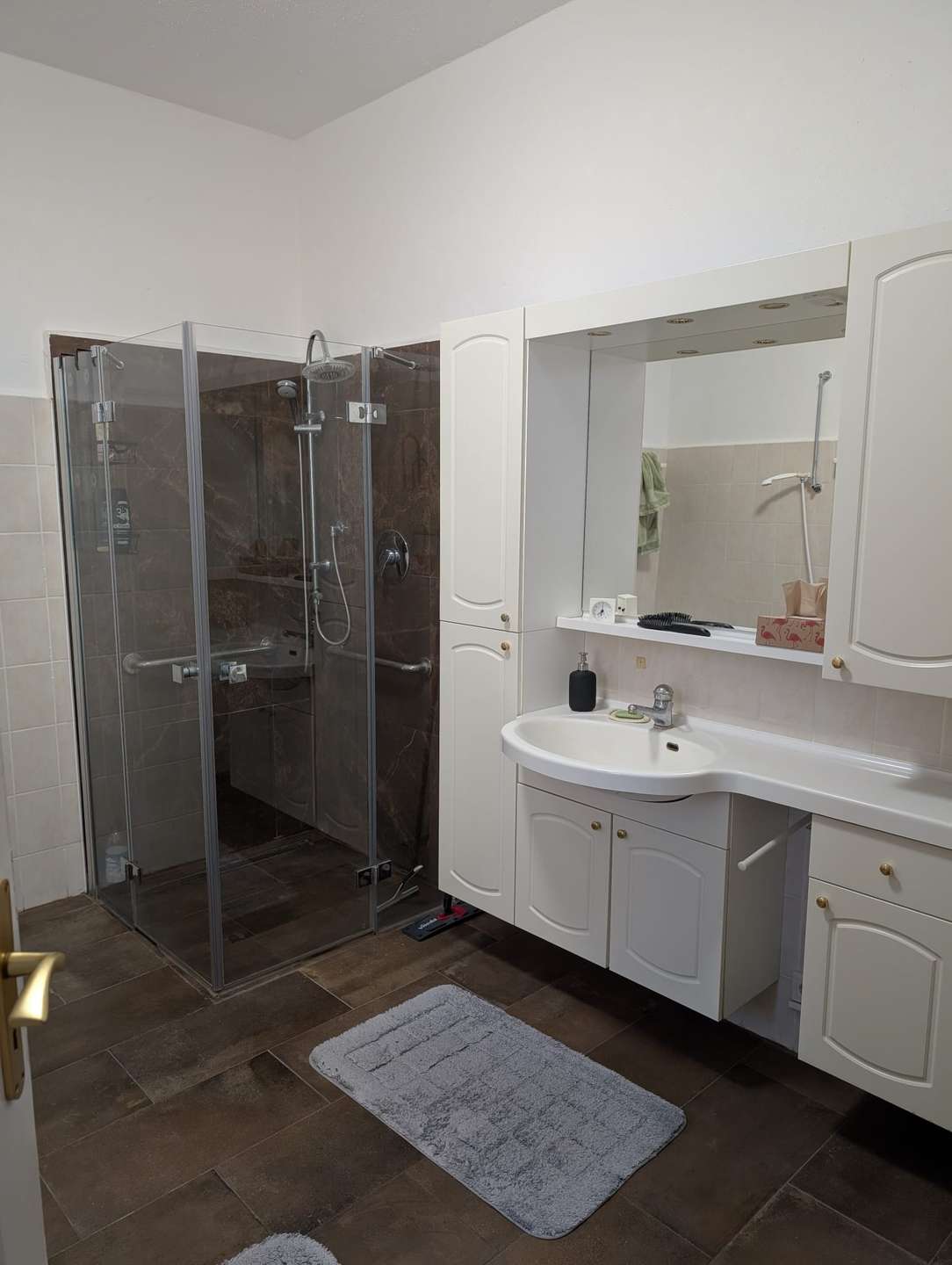 EG Bad I mit Dusche und Wanne