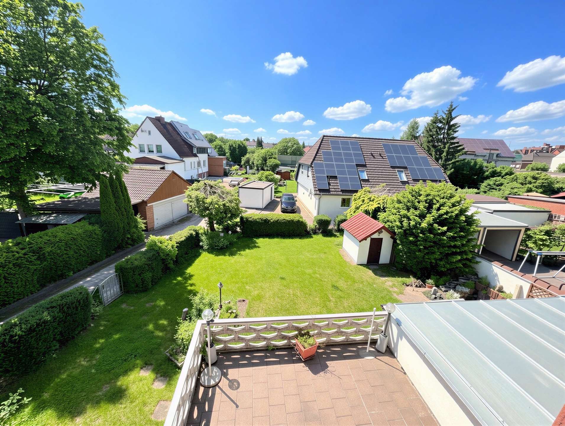 Terrasse mit Garten